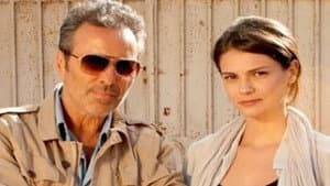 La fille à la grosse valise